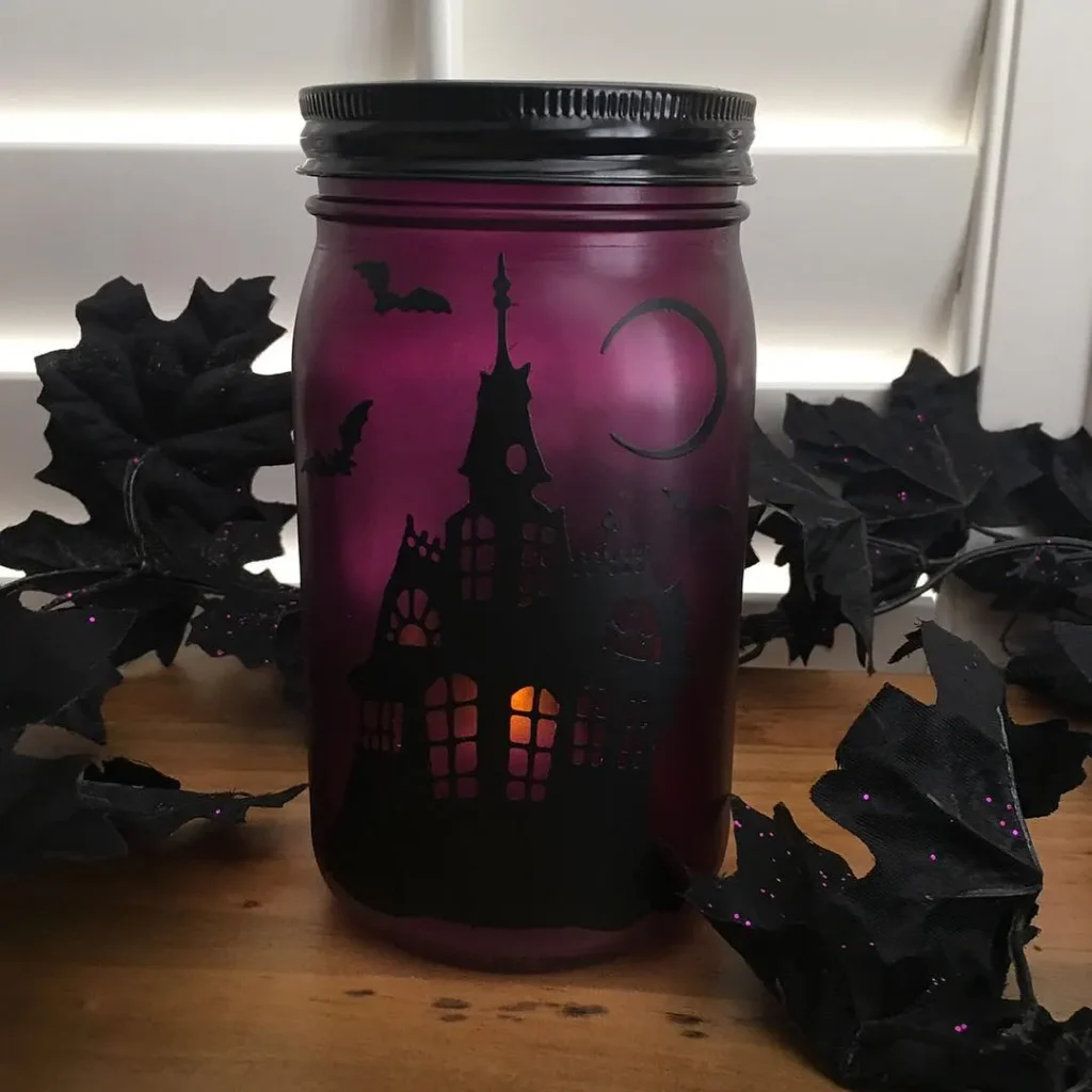 DIY Spooky Mason Jar: 23 Ideas That Turn Empty Glass Into Halloween Magic 9 dmcolor 1507935747