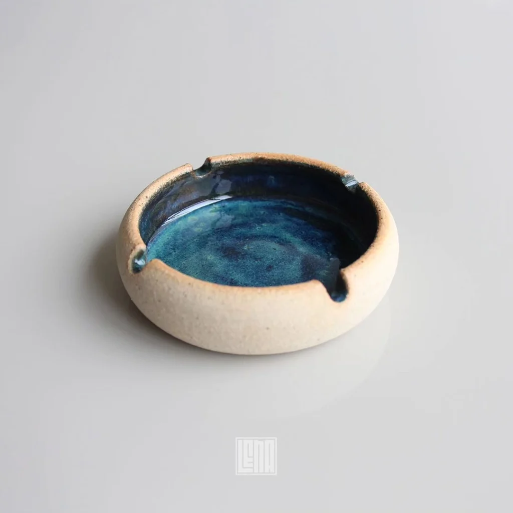 17 DIY Clay Ashtray Ideas That Look Way Too Good to Hide in a Drawer 5 helena coser 1715720879