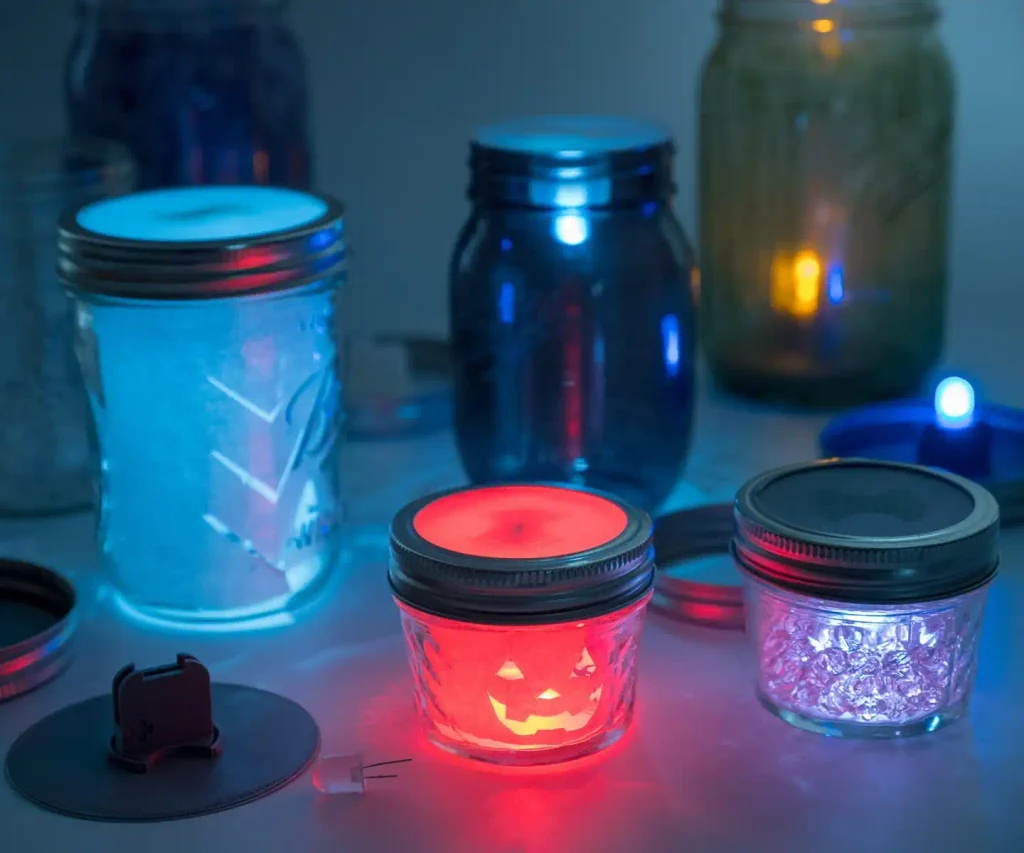 DIY Spooky Mason Jar: 23 Ideas That Turn Empty Glass Into Halloween Magic 18 instructables 1634243411