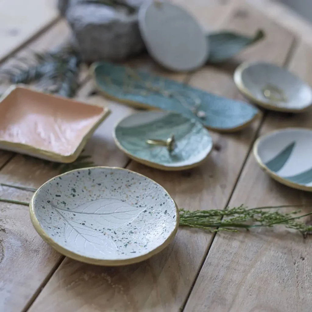 18 DIY Clay Crafts Ideas: Easy Rings, Dishes, Keychains, and More 3 jana.storm 1608472416