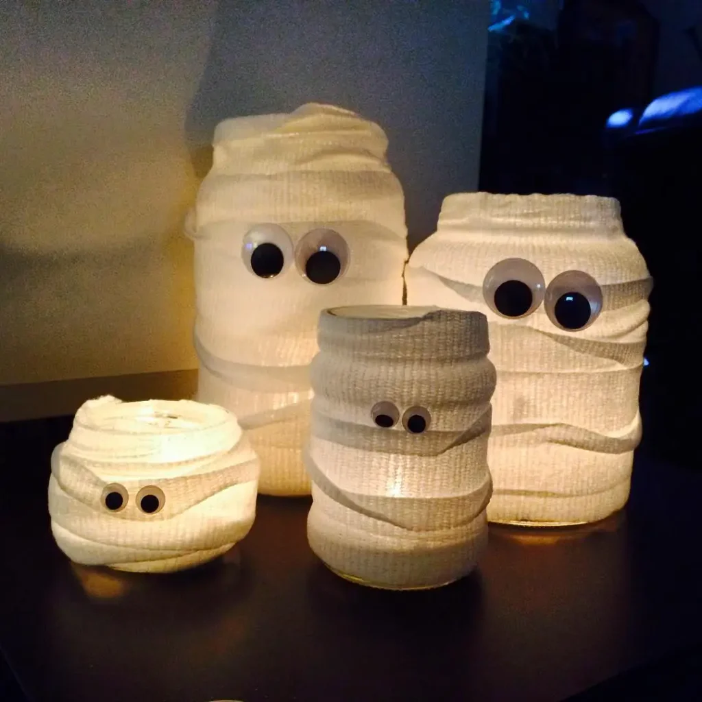 DIY Spooky Mason Jar: 23 Ideas That Turn Empty Glass Into Halloween Magic 24 lifestyledbyanna 1443906674