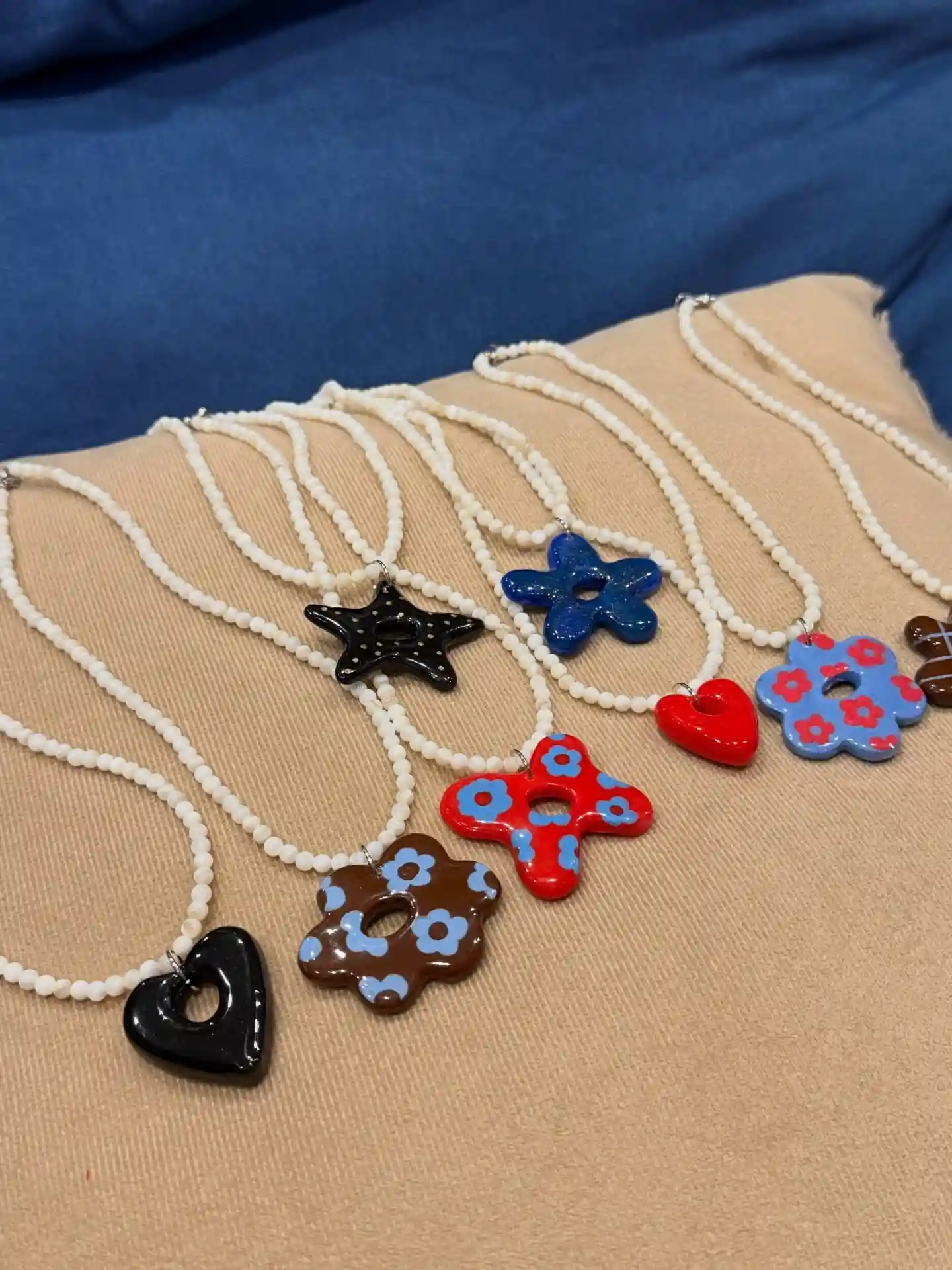 DIY Clay Necklace Ideas: 14 Stylish Designs to Try 2 mirinstudio 1772630389