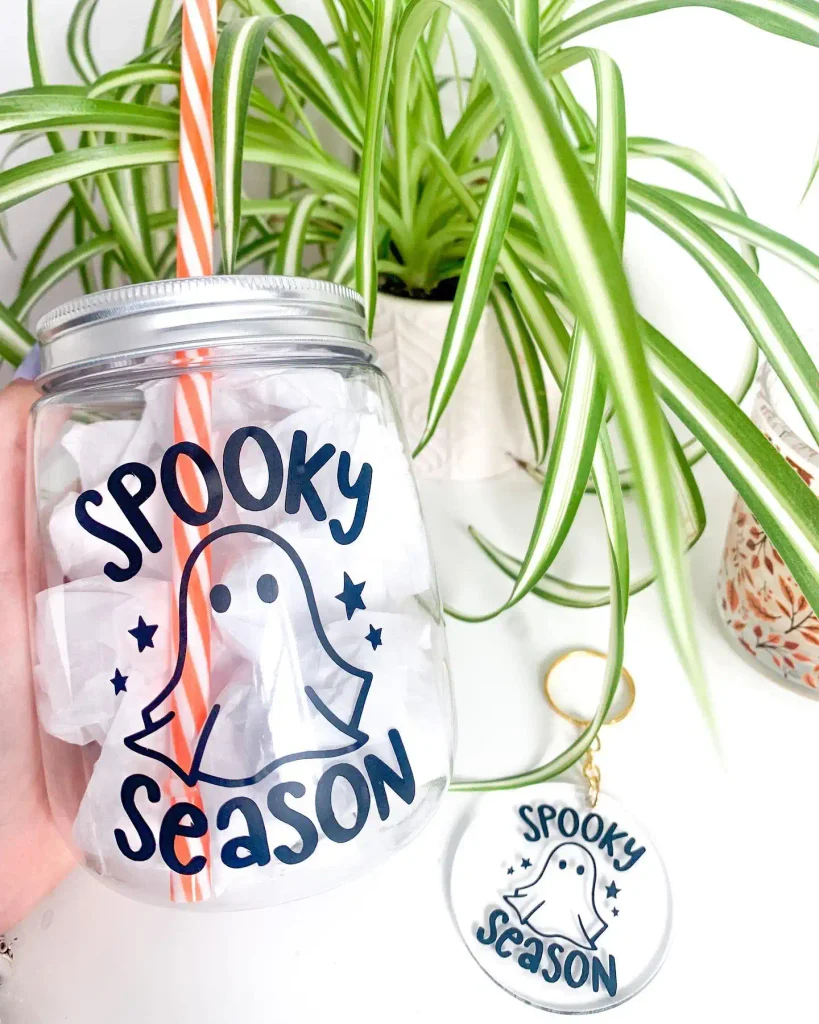 DIY Spooky Mason Jar: 23 Ideas That Turn Empty Glass Into Halloween Magic 8 moonieshandmade 1664989270