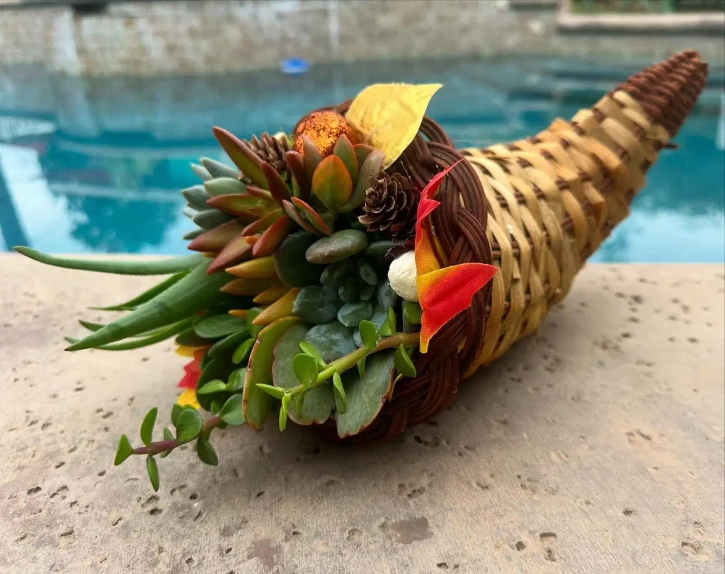 16 DIY Cornucopia Ideas That Turn a Basic Basket Into the Star of Your Fall Table 3 soulful succulents 1762989260