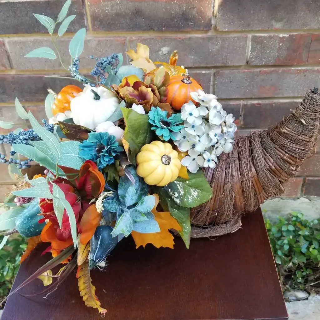 16 DIY Cornucopia Ideas That Turn a Basic Basket Into the Star of Your Fall Table 4 southtxcreations 1505025643