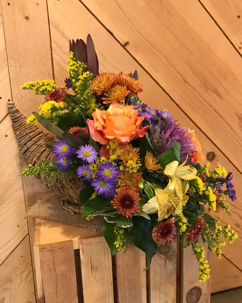 16 DIY Cornucopia Ideas That Turn a Basic Basket Into the Star of Your Fall Table 6 springlookfarm 1573769547
