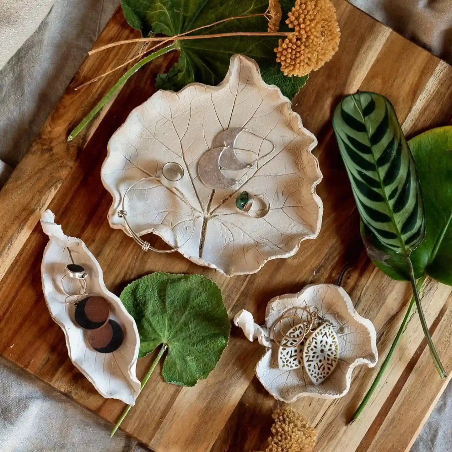 DIY Clay Jewelry Dish: 13 Ideas That Look So Chic 4 sproutingwildones 1651674982